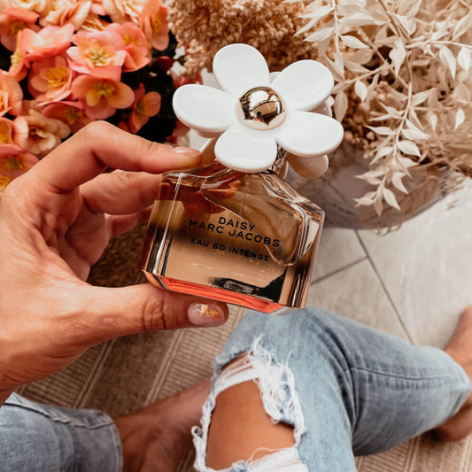 La guía definitiva para aplicar correctamente tu perfume y hacerlo durar más